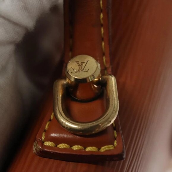 LOUIS VUITTON Epi Porte Documents Bandouliere Zipangu Gold - Picture 8 of 15